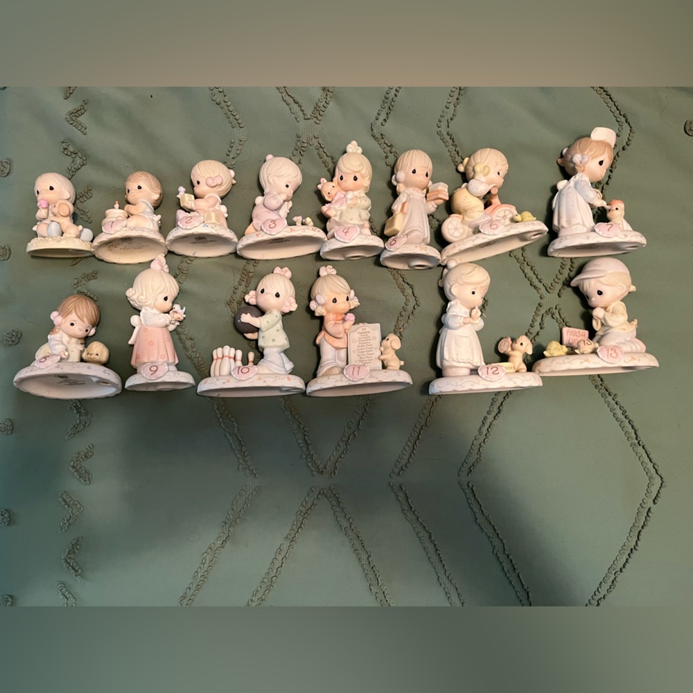 Charming Figurine Set - Pastel Collection